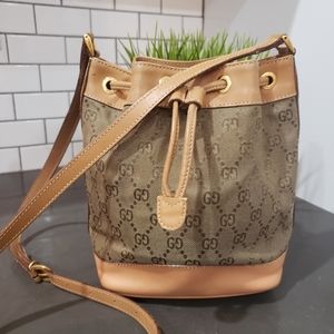 Gucci Mini Bucket Crossbody Handbag. Zipper sticks. Base leather replaced.